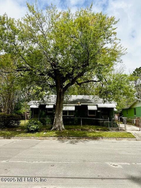 Photo - 1911 W 20th St House