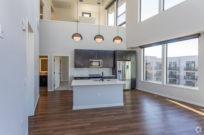 Penthouse - 1,329SF
