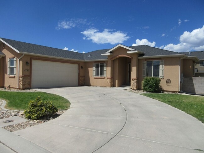 Photo - Move-In Bonus!!! 5 bedroom, 3 bath Single Family Home