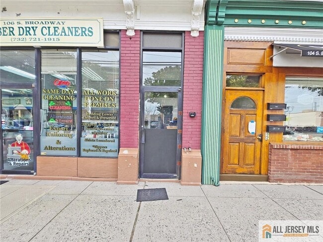 Photo - 106 S Broadway
