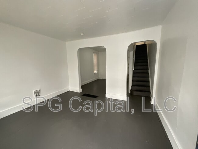 Photo - 342 Smyser St