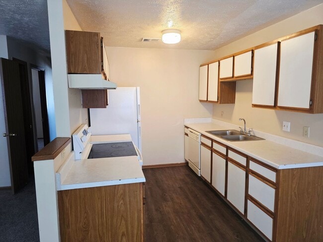 Photo - Welcome to Westchester Apartments – Your New Home in the Heart of Millard Unit 114