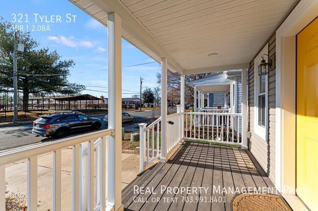 Photo - 321 Tyler St