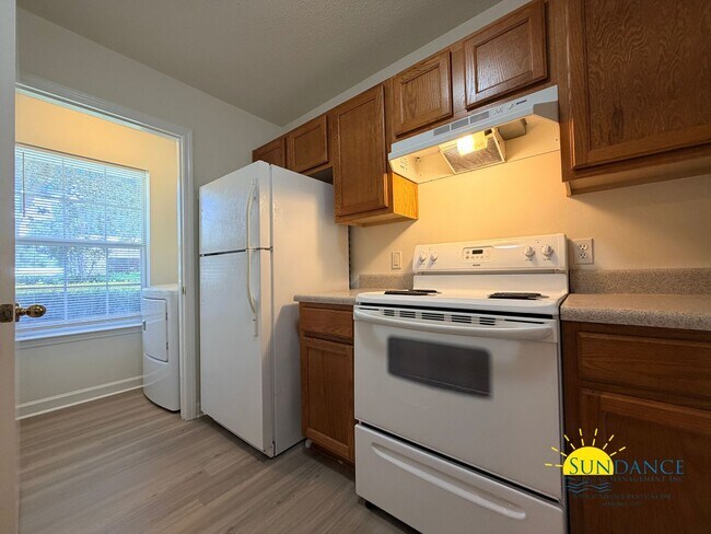Photo - 102 Duloft St
