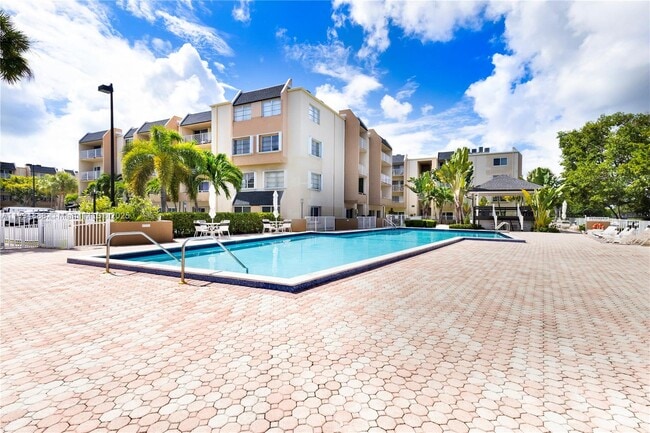 Building Photo - 7725 SW 86th St Unit A1-324