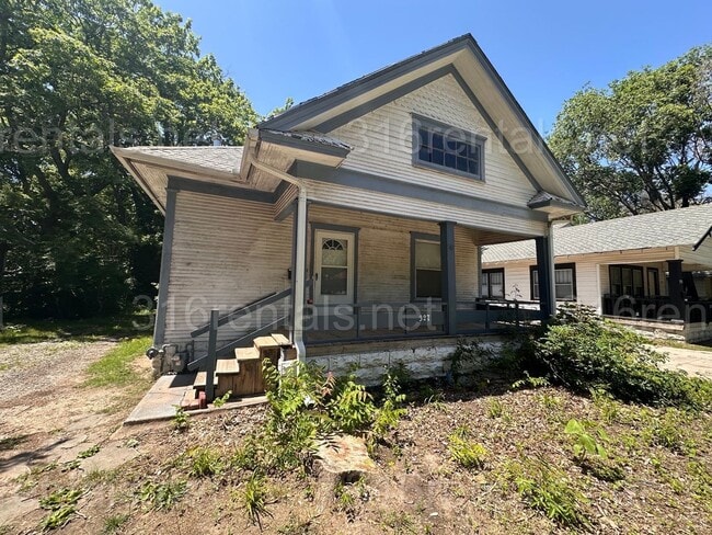 Building Photo - $895 - 2 bedroom/ 1 bathroom - Single Fami... Rental