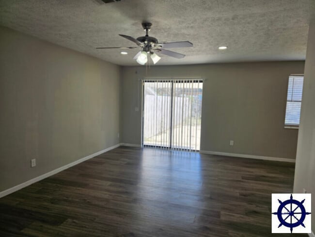 Photo - 507 S Highline Dr