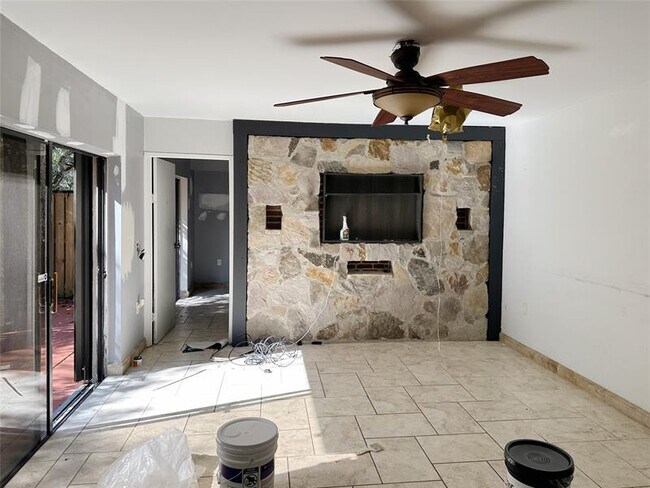 Photo - 1700 Embassy Dr Unit 402