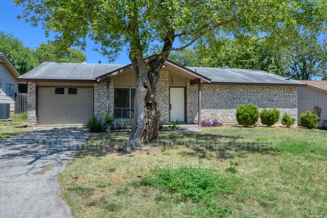 Photo - 210 Lost Forest St Casa