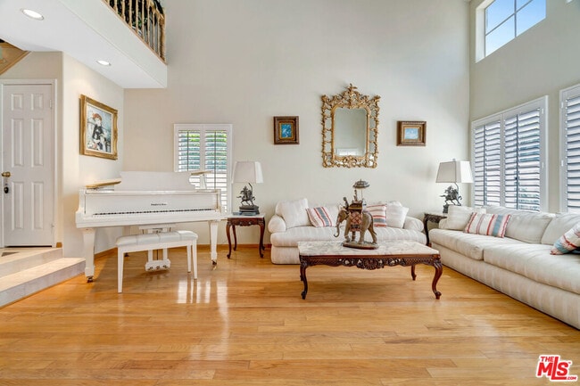 Photo - 7435 Bobbyboyar Ave