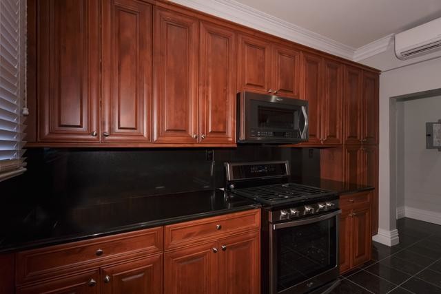 Building Photo - Fairfield Tudor At Hewlett Rental