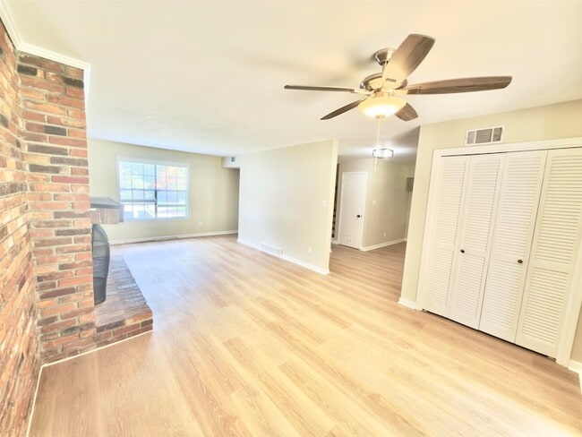 Photo - 379 Dove Valley Rd