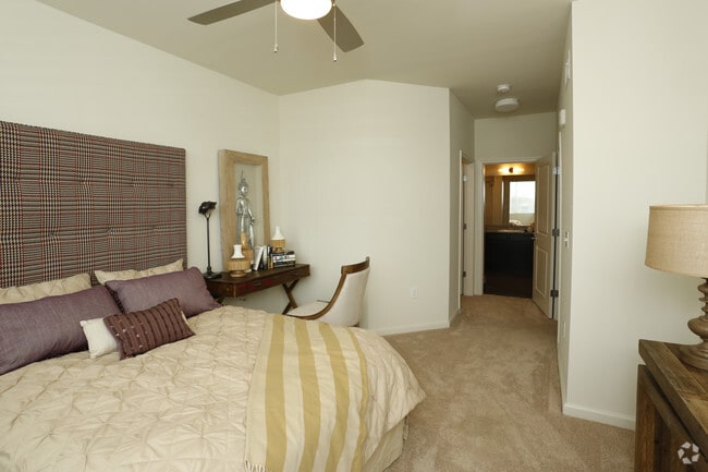 2BR, 2BA
