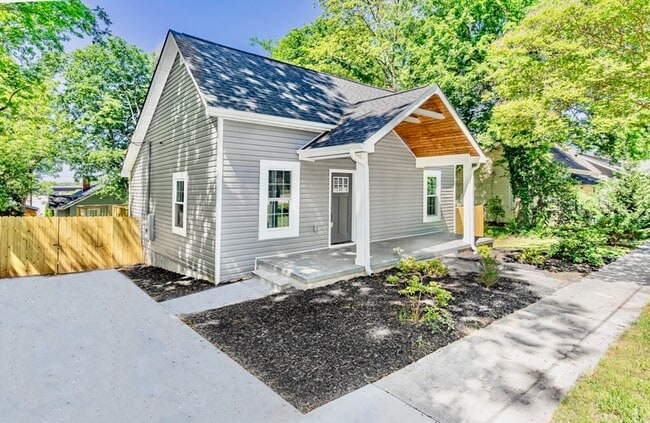 Building Photo - 1218 1st Ave