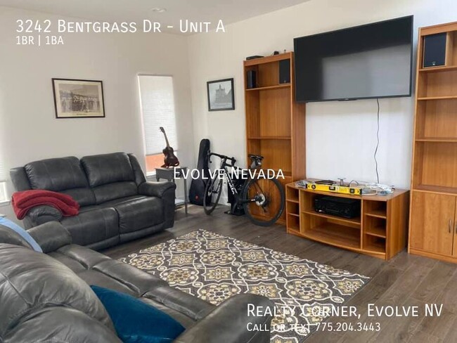 Incredible Room by UNR Available June 1st! - Incredible Room by UNR Available June 1st! Apartamento Unidad A