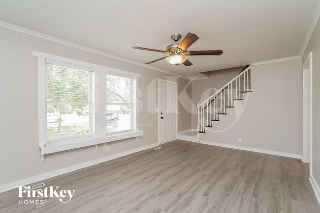 Photo - 2423 Paddock Dr