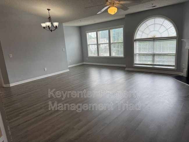 Photo - 6109 Hedgecock Cir