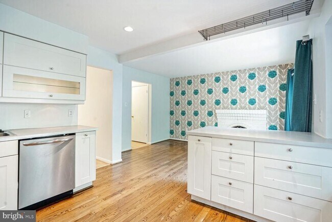 Photo - 9909 Hemlock Woods Ln