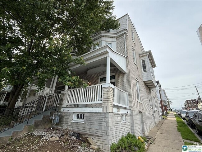 Building Photo - 632 Cleveland St Rental