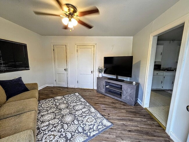 Photo - 1008 Runnels St Unidad A
