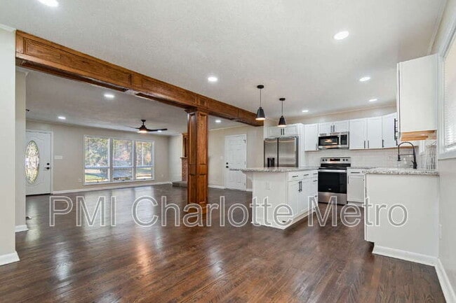 Photo - 10707 Walkers Ferry Rd