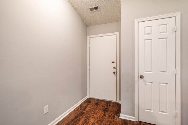 Photo - 1320 Park Glen Dr