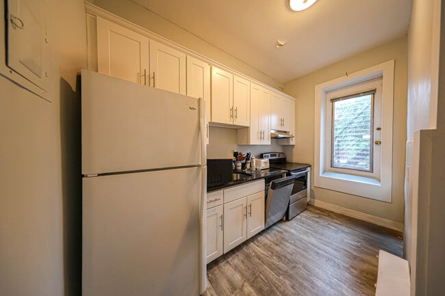 Photo - 1712 Beacon St Unit 2