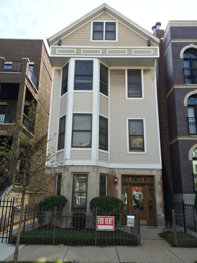 Photo - 3338 N Kenmore Ave Unit 3