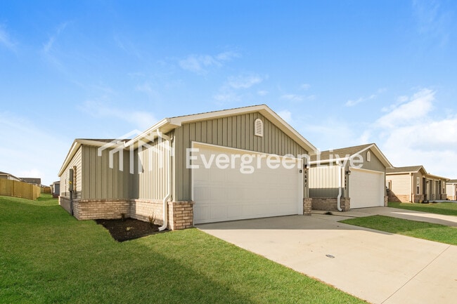 Photo - 6601 NW Kathleen St