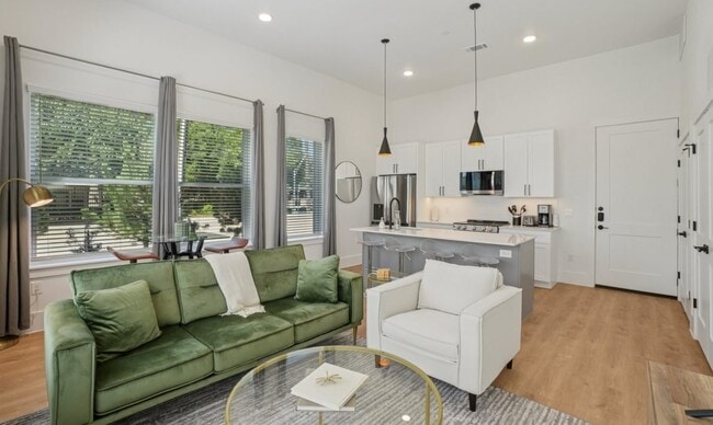 Building Photo - 6418 Maple Ave