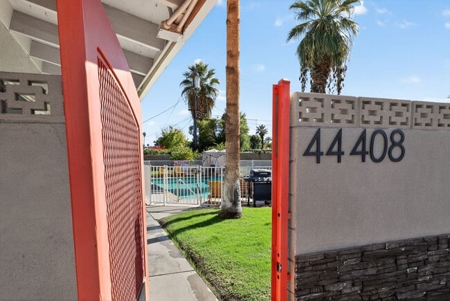 Building Photo - 44440 Acacia Dr Unit 5