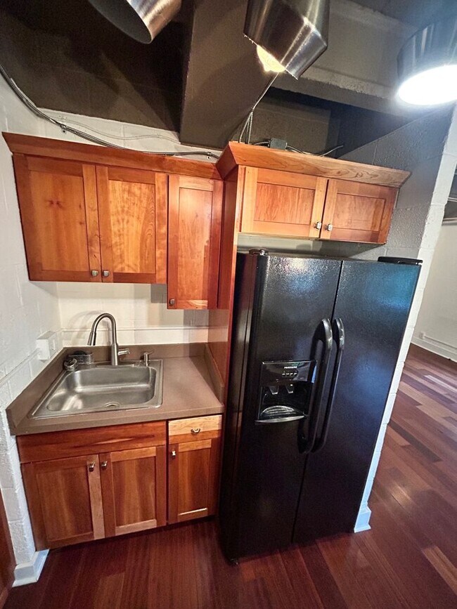 Photo - 505 Cherry St SE