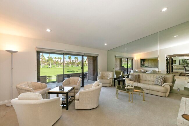 92 Presidio Pl