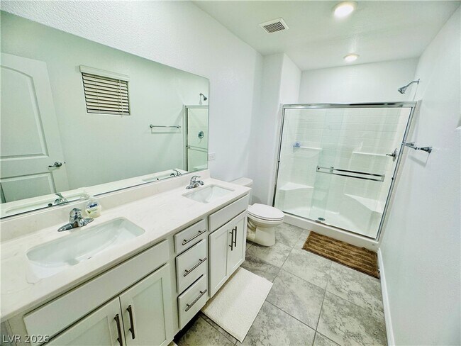 Photo - 356 Rosefinch St