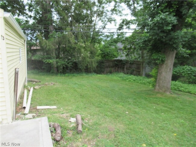 Photo - 86 Cowles Ave