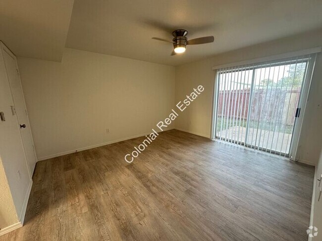 Building Photo - 4 bedroom 2 bathroom, remodeled townhouse ...