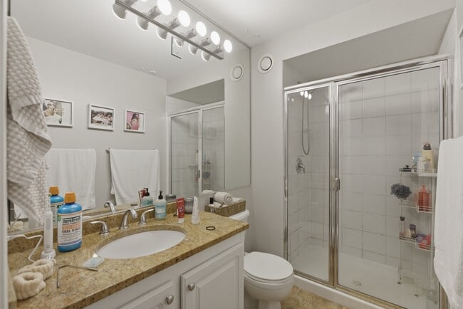 Photo - 345 N La Salle Dr Unit #  03202