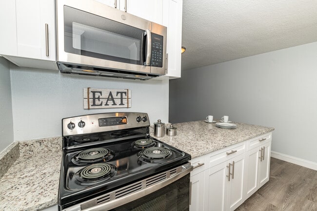 Photo - Seaside Apartments