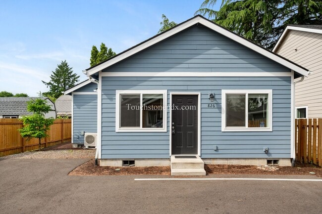 Photo - 826 SE 155th Ave