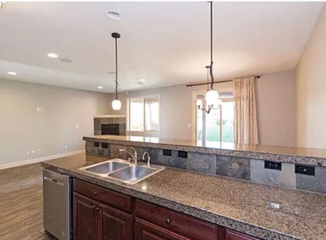 Photo - Wonderful Sandy home available now!