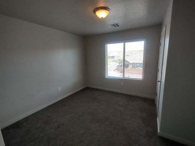 Photo - Spacious 4 Bedroom Home!