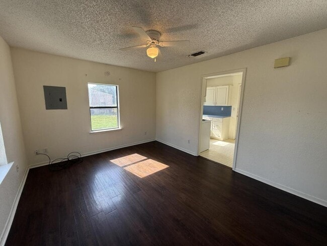 Photo - 106 E Washington Ave