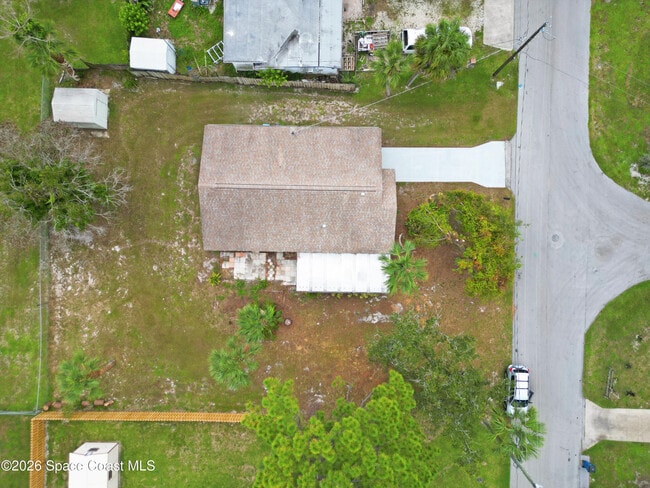 Photo - 1569 Richards Dr NE