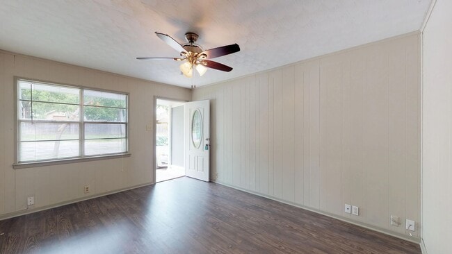 Photo - 3 Bedroom/1 Bath/2 Car Garage- Home