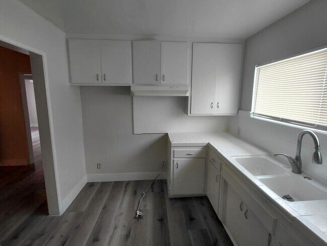 Photo - 138 E 88th St Unit 3