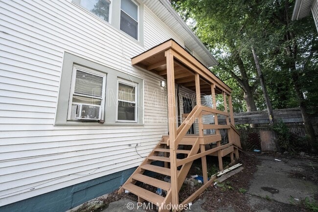 Photo - 2209 E New York St Unit B