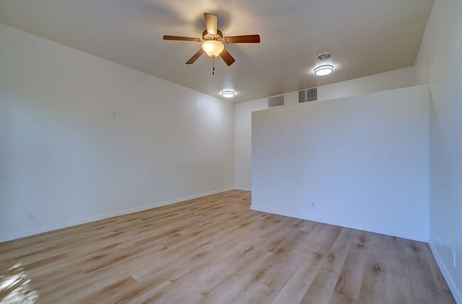 Photo - Riverside Suites