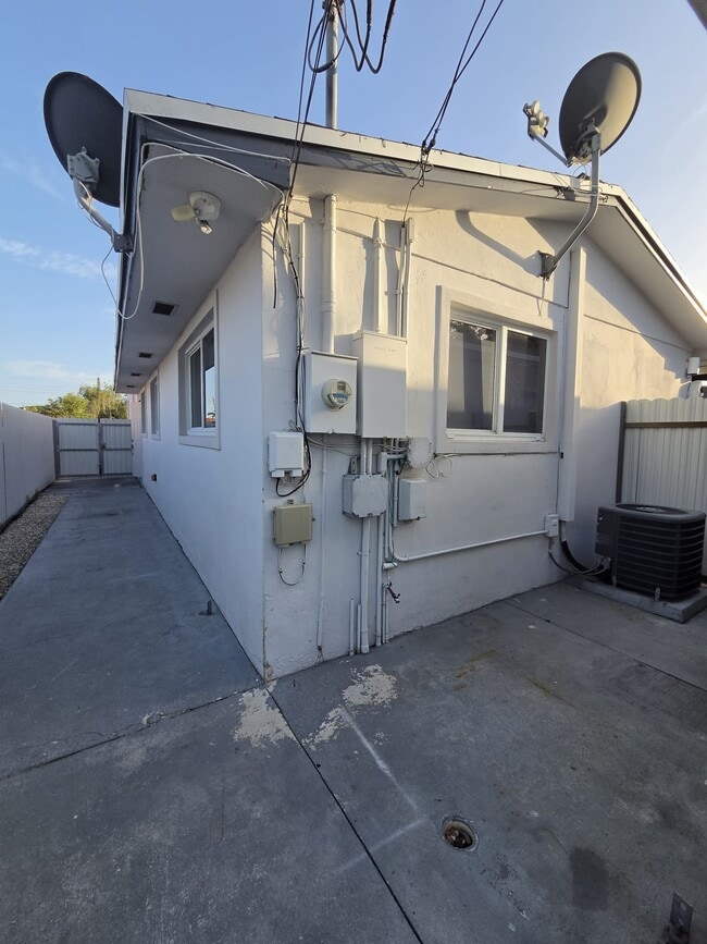 Photo - 3191 NW 18th St