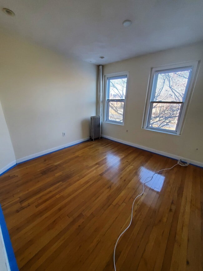 Photo - 352 Riverway Unidad 9