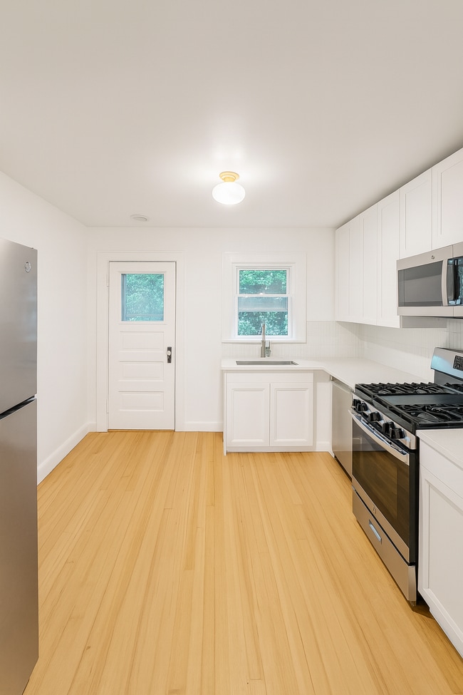 Building Photo - 535 S Clay St Unit Apt # 2